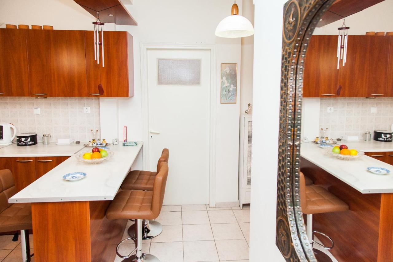 Vintage Apartment In Downtown Athens! Bagian luar foto